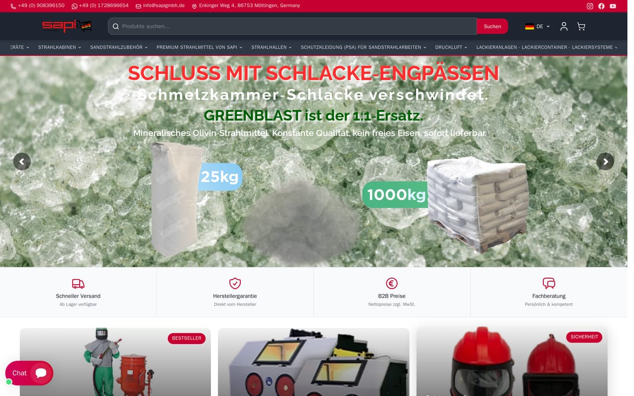 The sandstrahlen.biz home page: the SAPI logo, a full-width banner for GREENBLAST blasting media over a photograph of green mineral grit, and a row of four promises — fast shipping, manufacturer guarantee, B2B prices, expert advice.